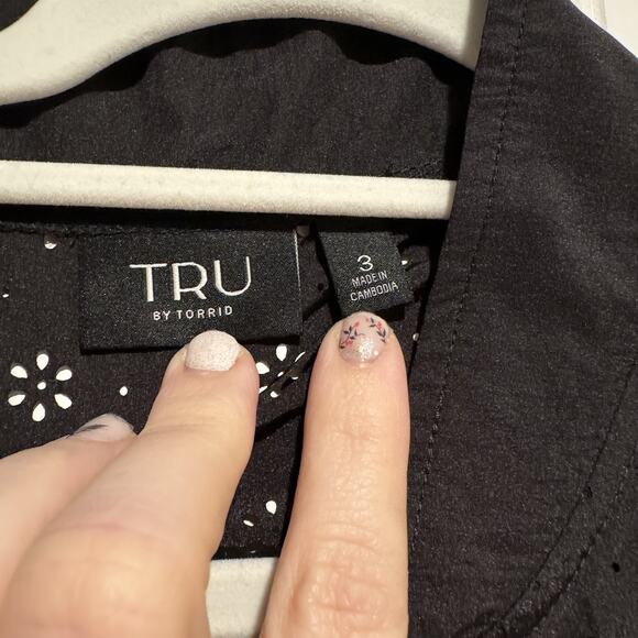 Torrid Tru Nylon Black Eyelet Bomber Jacket NEW Plus Size 3X - Picture 6 of 8